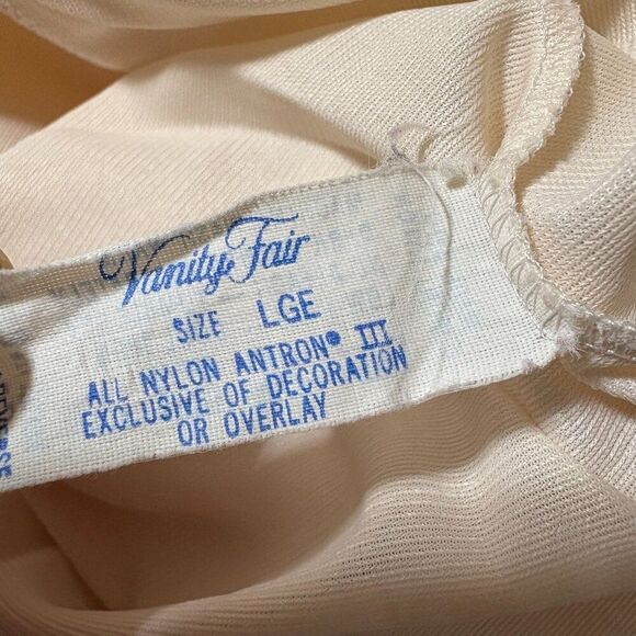 Vintage Vanity Fair Nylon Robe Size Large - Picture 6 of 6